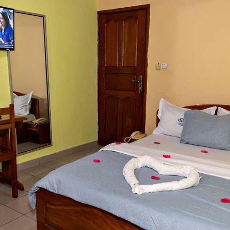 Hotel Le Printemps Douala Exterior foto
